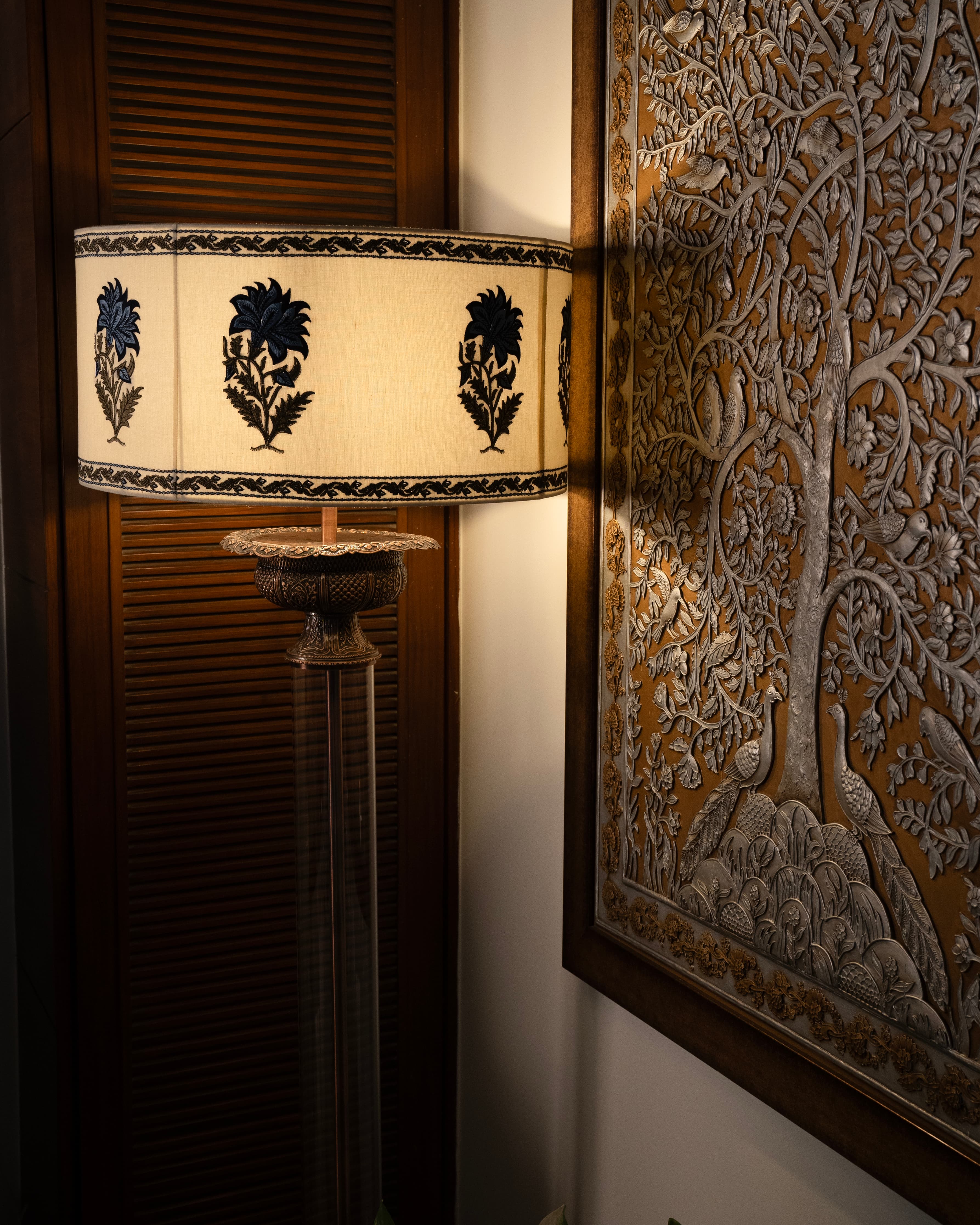 Floor lamp shade detail