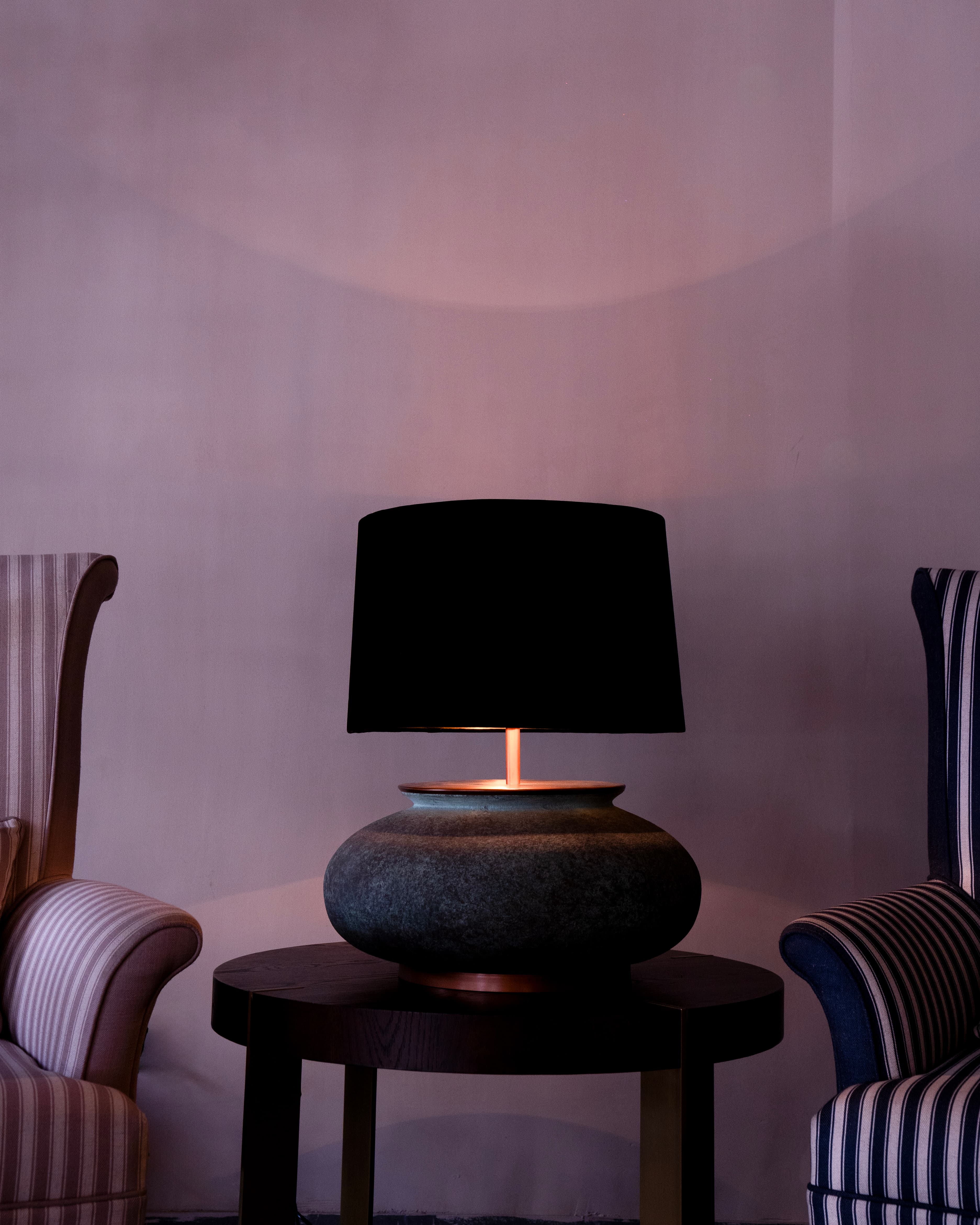 Stone Pebble lamp